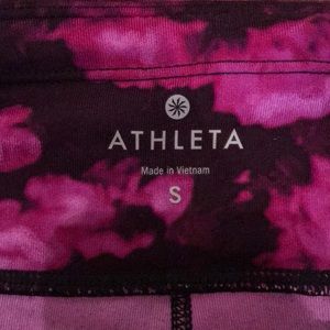 Athleta Pants - Athleta size small below knee length legging Athleta Pants - Athleta size small below knee length legging